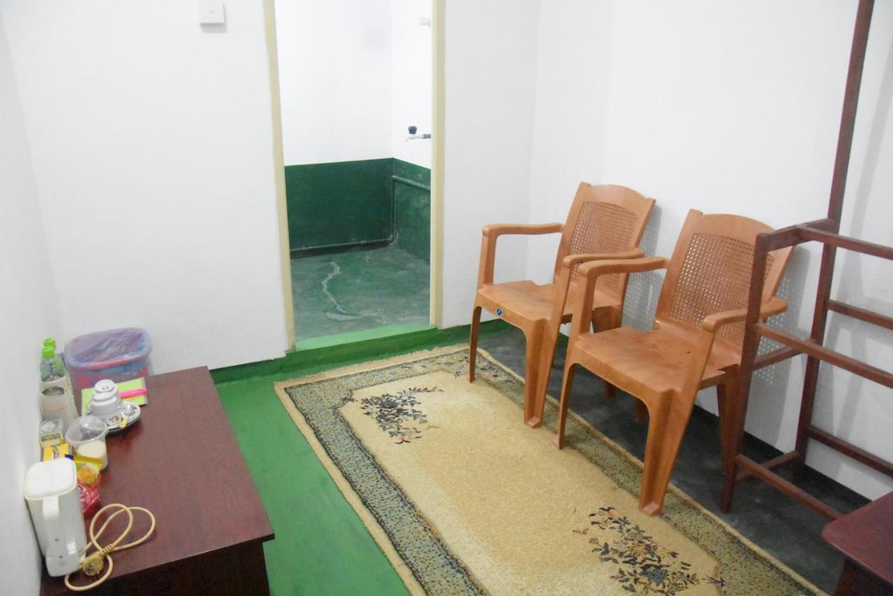 Meera Homestay & Guest House Анурадхапура Екстериор снимка
