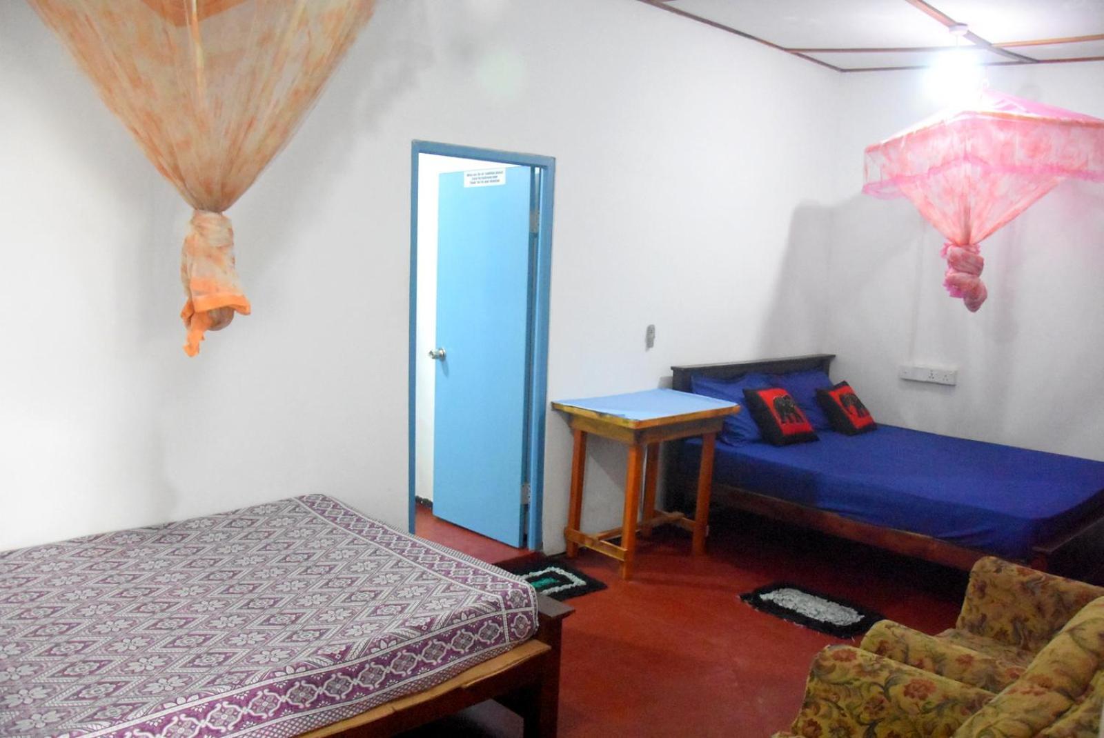 Meera Homestay & Guest House Анурадхапура Екстериор снимка